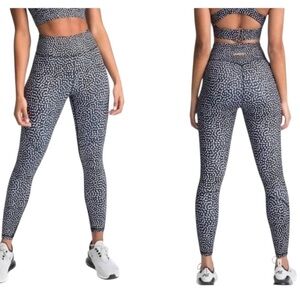 DOYOUEVEN Black Speckle TOP & LEGGINGS SET Size Medium (see measurements!)